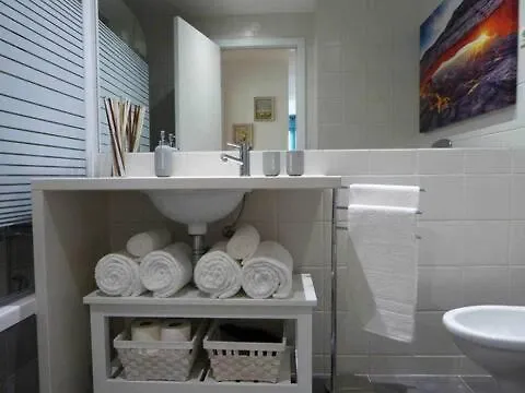 Bairrus Lisbon Apartments Mourisca